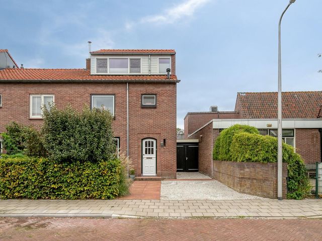Eikenlaan 2, Hoogland