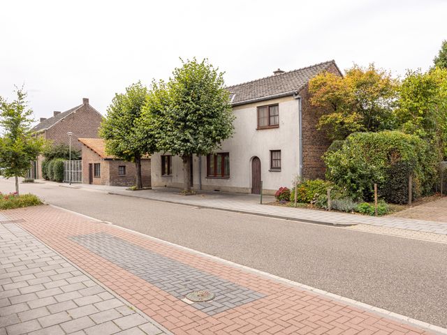 Raadhuisstraat 48, Urmond