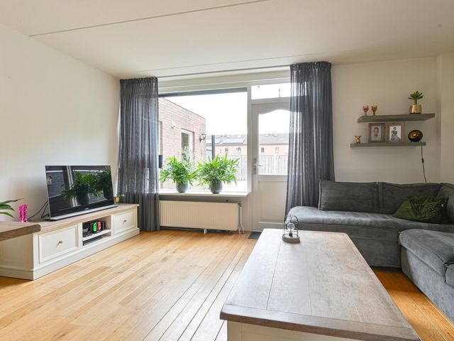 De Zonnedauw 11, Dedemsvaart
