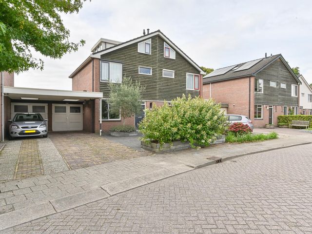 De Zonnedauw 11, Dedemsvaart