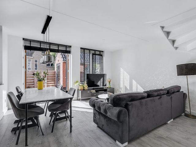 Schoolstraat 8, Strijen