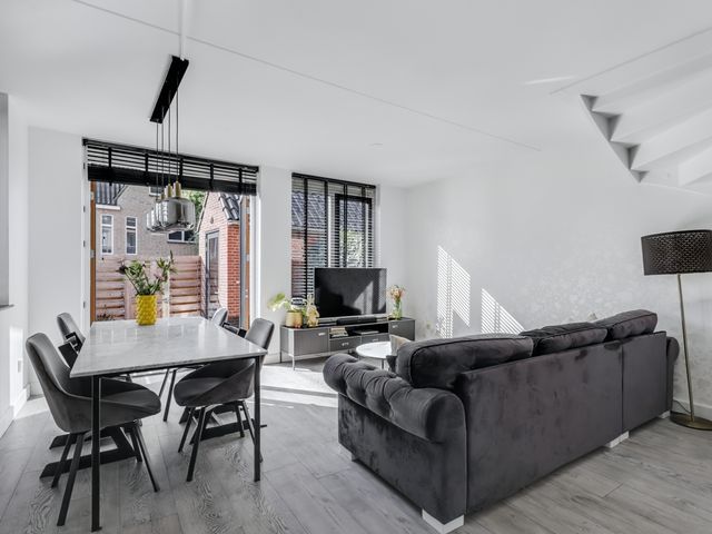 Schoolstraat 8, Strijen