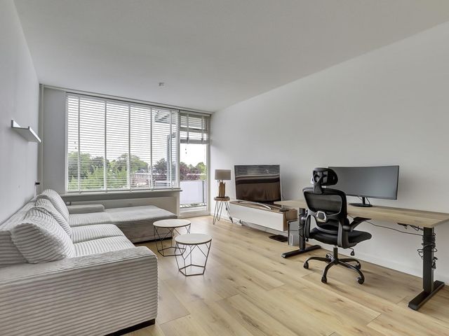 Mozartstraat 27, Ridderkerk