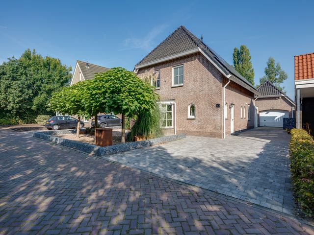 Gerardus Majellastraat 10, Hulten