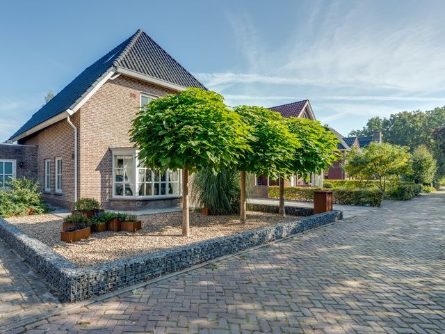 Gerardus Majellastraat 10, Hulten