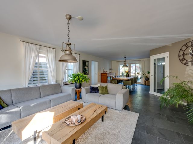 Gerardus Majellastraat 10, Hulten