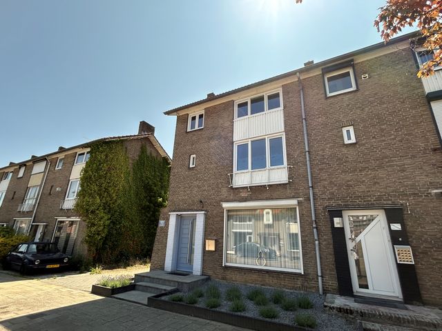 Mgr. Nolensstraat 18, Hoensbroek