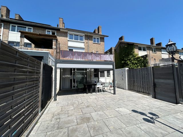 Mgr. Nolensstraat 18, Hoensbroek