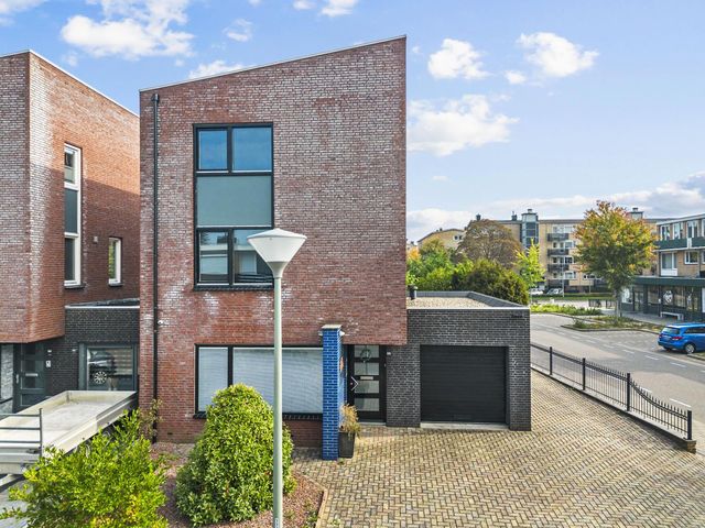 Schout Offermanstraat 60G, Roermond