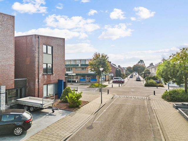Schout Offermanstraat 60G, Roermond