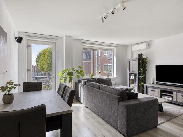 Hoofdweg 676J, Hoofddorp