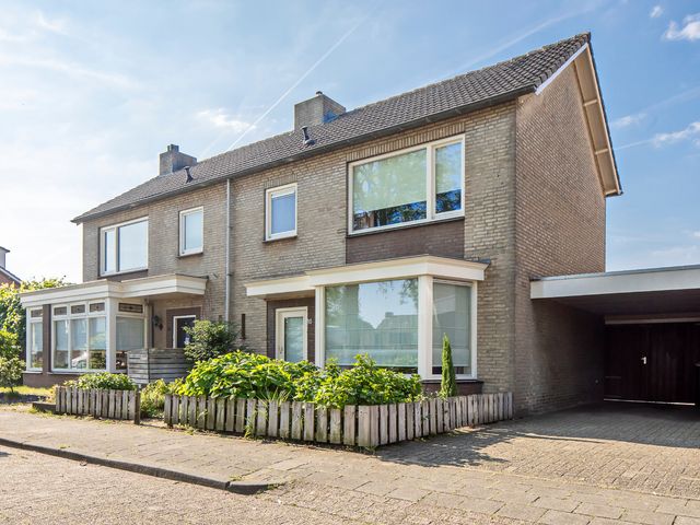 Pater van den Elsenstraat 10, Geffen