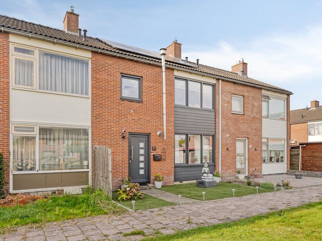 Neptunusbaan 27, Klazienaveen