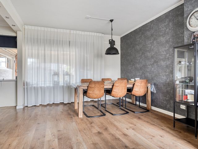 Neptunusbaan 27, Klazienaveen