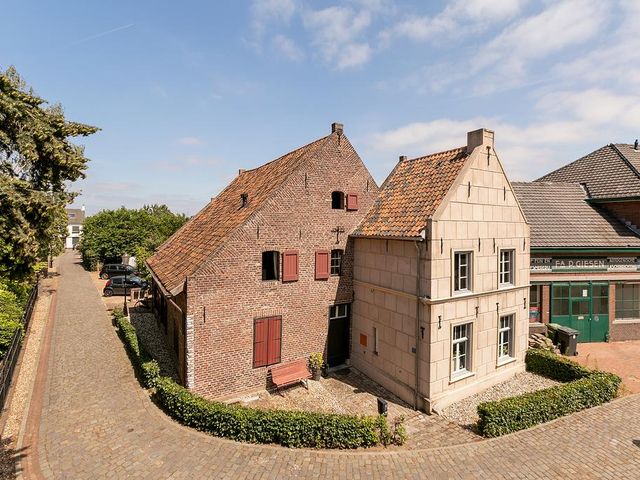 Hoekstraat 8, Tegelen