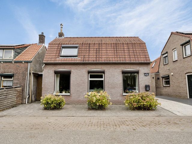 Graaf Jansdijk 88, Axel