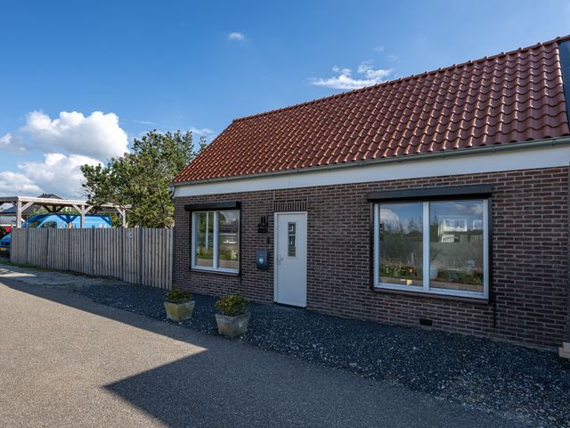 Zuiddijk 49, Oude-Tonge