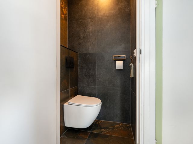 Zuiddijk 49, Oude-Tonge