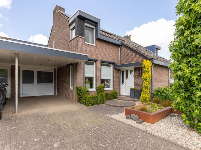 Lintjeshaag 40, Limbricht
