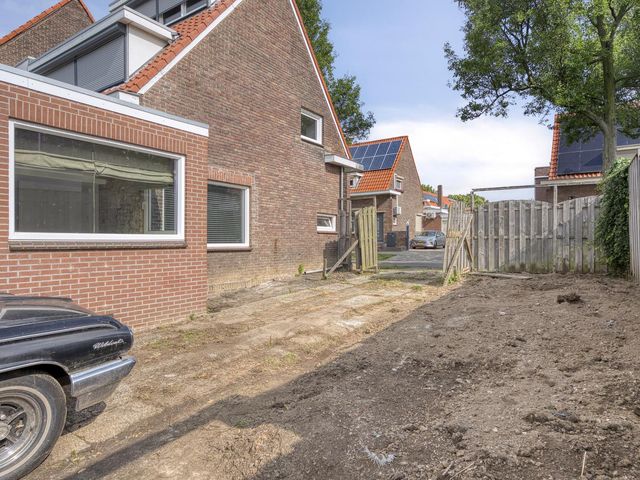 Esdoornstraat 6, Geleen