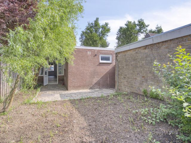 Esdoornstraat 6, Geleen