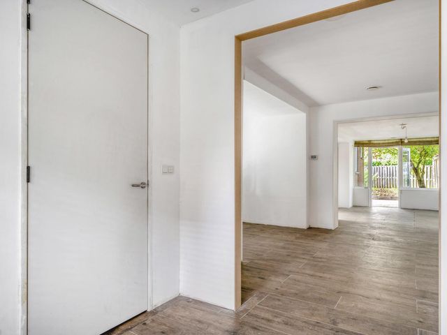 Esdoornstraat 6, Geleen