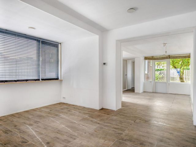 Esdoornstraat 6, Geleen