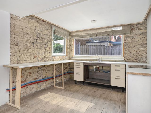 Esdoornstraat 6, Geleen