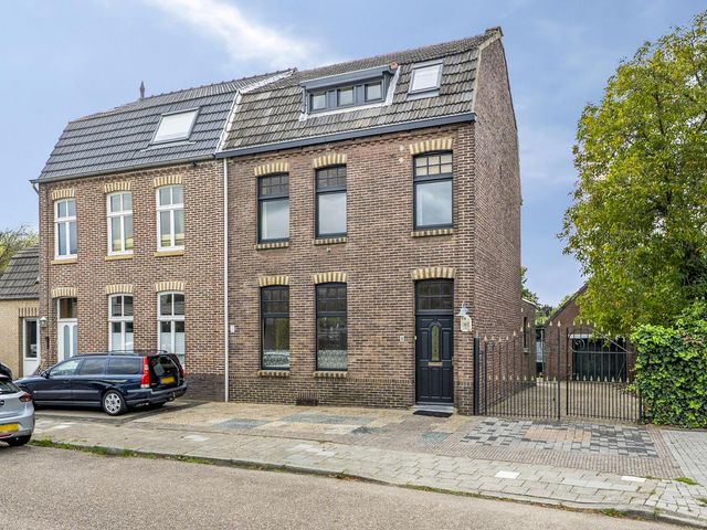 Sanderboutlaan 8, Elsloo