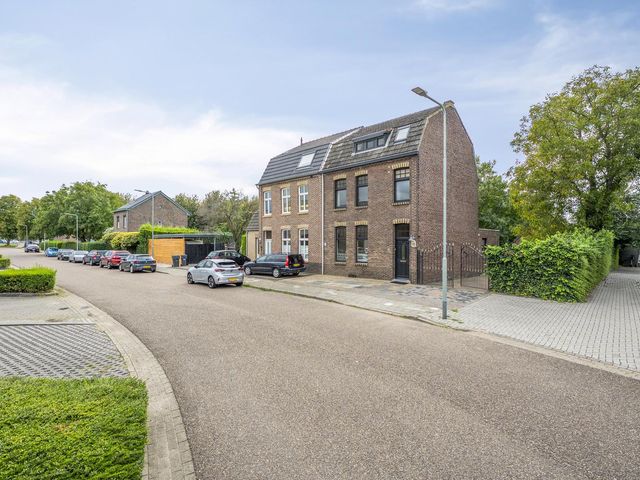 Sanderboutlaan 8, Elsloo