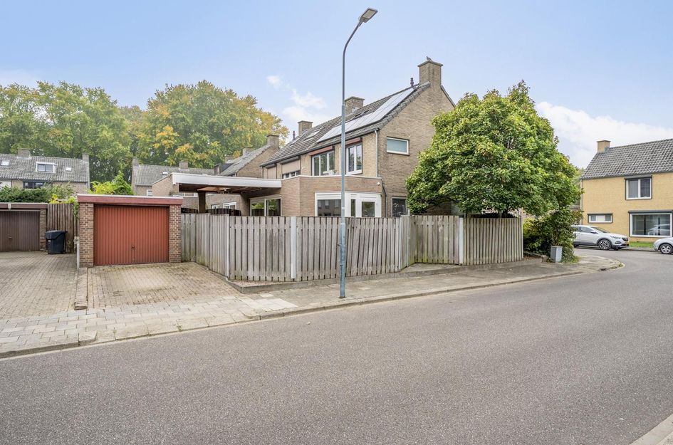 Burg. Schmitzstraat 4