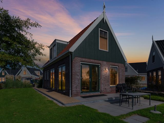 Zeedijk 2 430, Uitdam