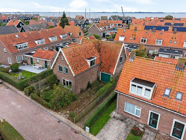 Thamiswerfstraat 1, Marken