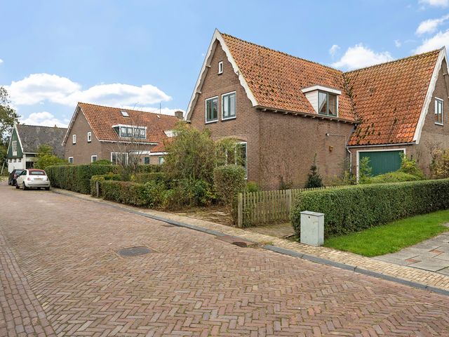 Thamiswerfstraat 1, Marken