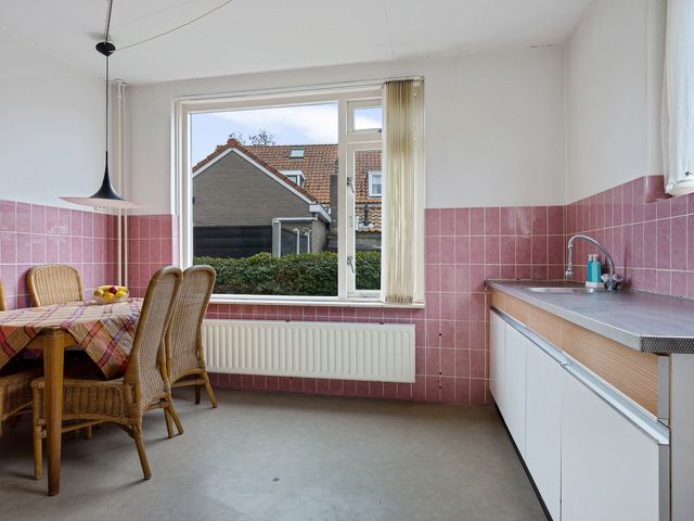 Thamiswerfstraat 1, Marken