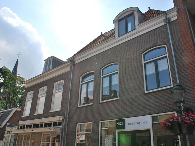 Treubstraat 2, Voorschoten