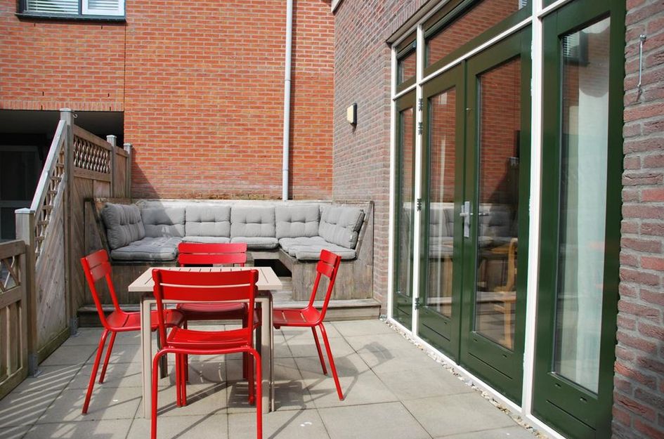 Treubstraat 2