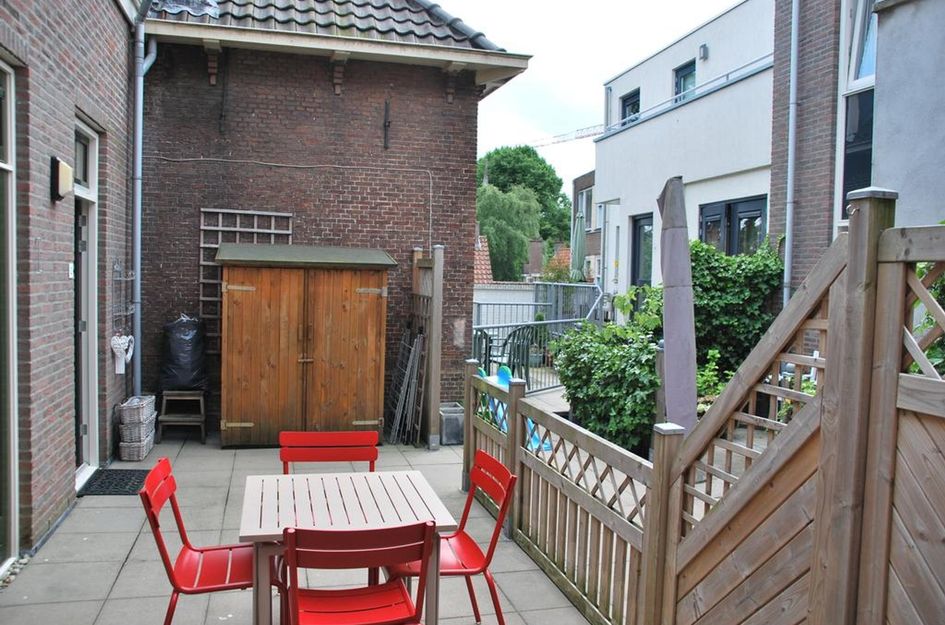 Treubstraat 2
