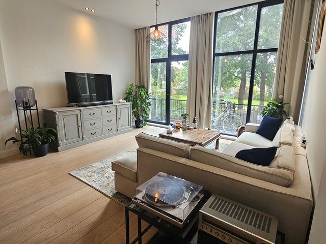 Hilledijk 77A, Rotterdam