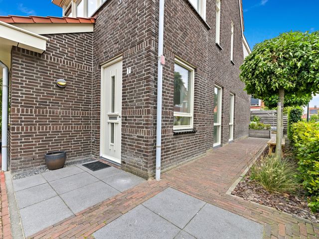 Boumare 7, Maasland