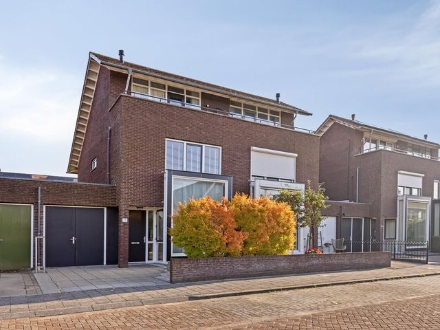 Barbarakruid 27, Puttershoek