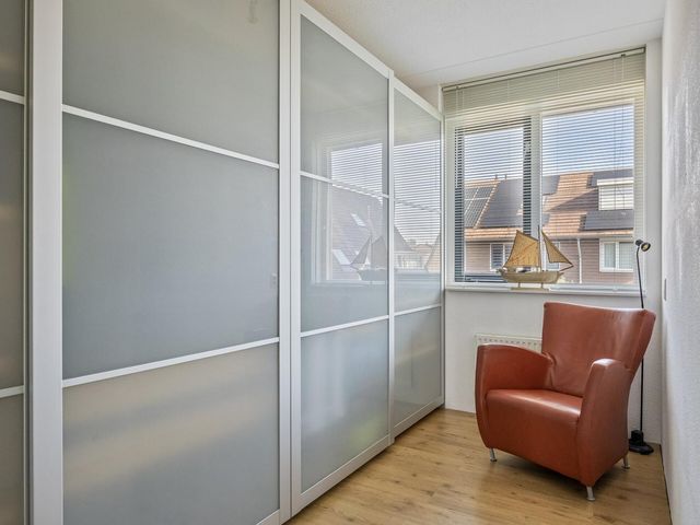 Barbarakruid 27, Puttershoek