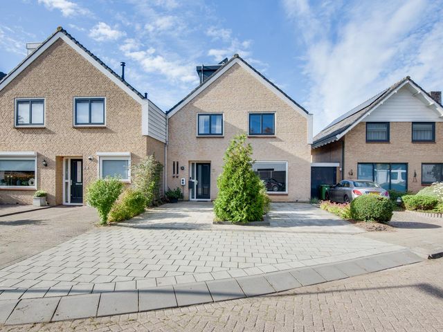 Pieter de Hooghlaan 35, Oud-Beijerland