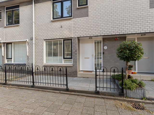Colorado 104, Dordrecht