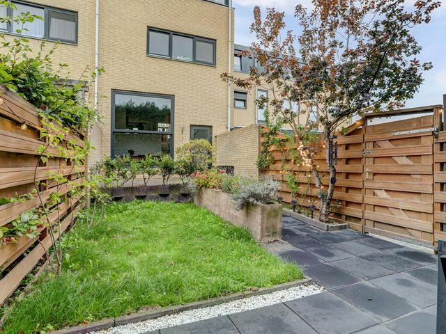 Voorweiden 7, Waalwijk