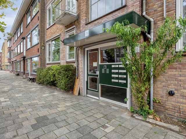 Medemblikstraat 70, Den Haag