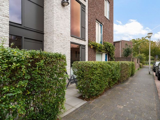 Meerkoetstraat 37, Den Haag