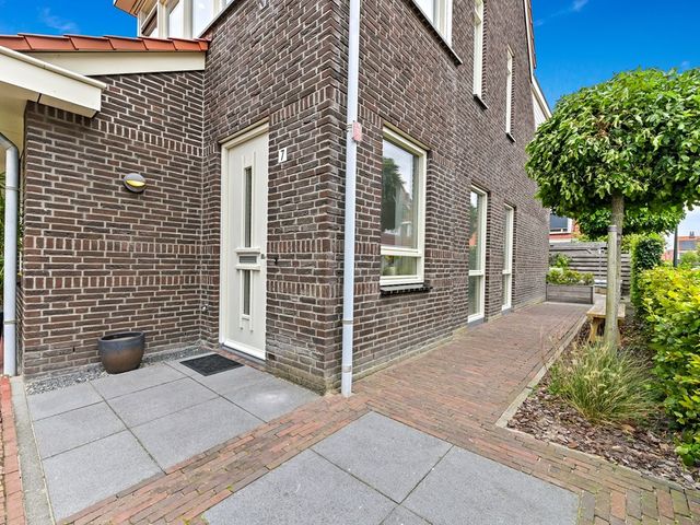 Boumare 7, Maasland