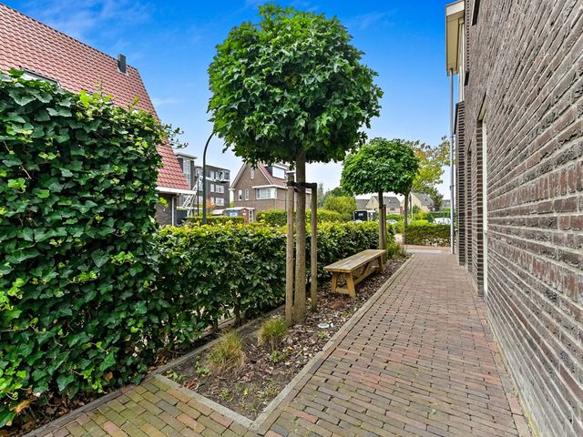 Boumare 7, Maasland