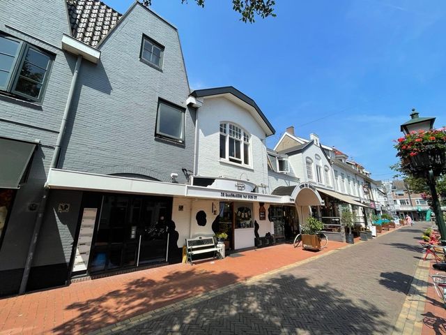 Nassaustraat 1D, Bussum